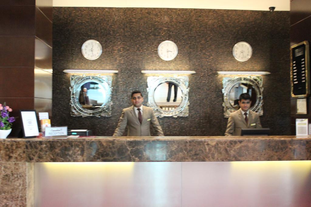 Royal Ascot Hotel Apartment - Kirklees 2 Dubai Exterior photo