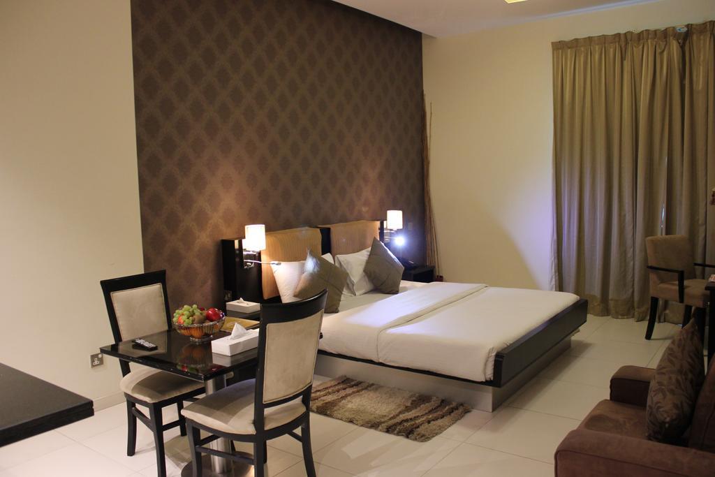 Royal Ascot Hotel Apartment - Kirklees 2 Dubai Exterior photo