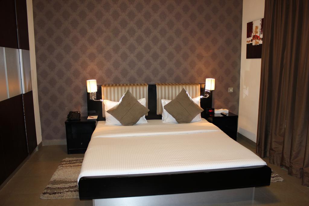 Royal Ascot Hotel Apartment - Kirklees 2 Dubai Exterior photo