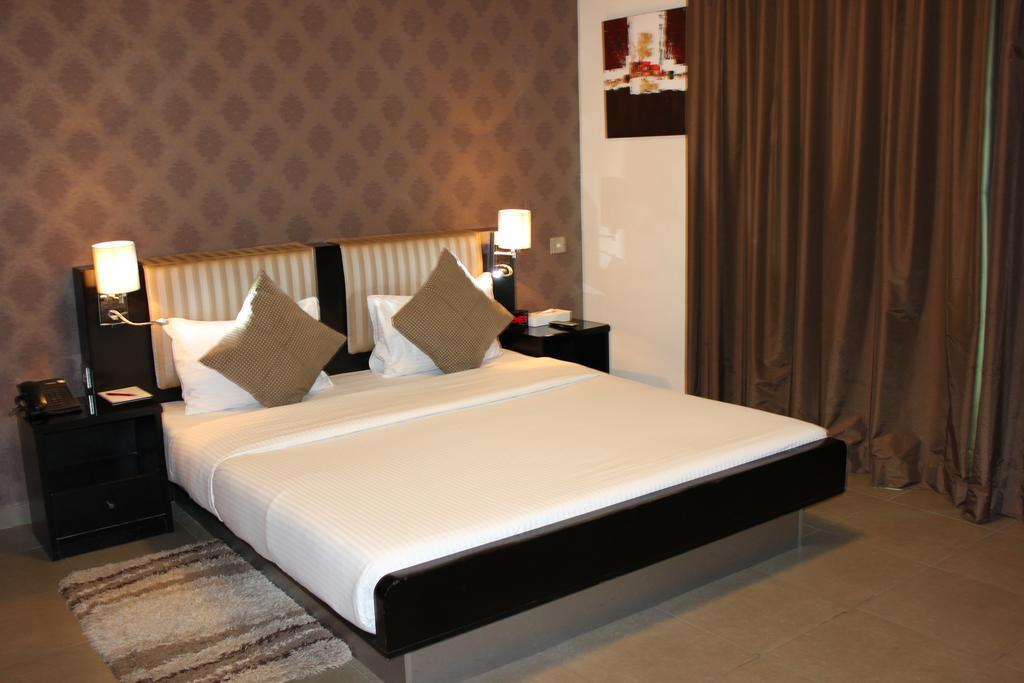 Royal Ascot Hotel Apartment - Kirklees 2 Dubai Exterior photo