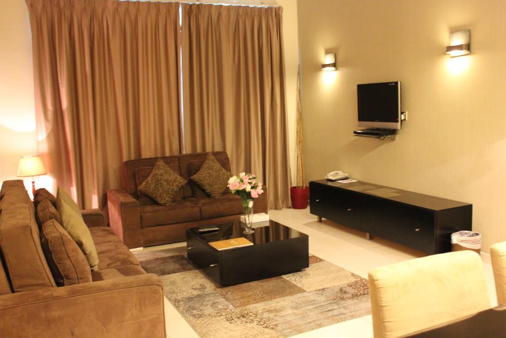 Royal Ascot Hotel Apartment - Kirklees 2 Dubai Exterior photo