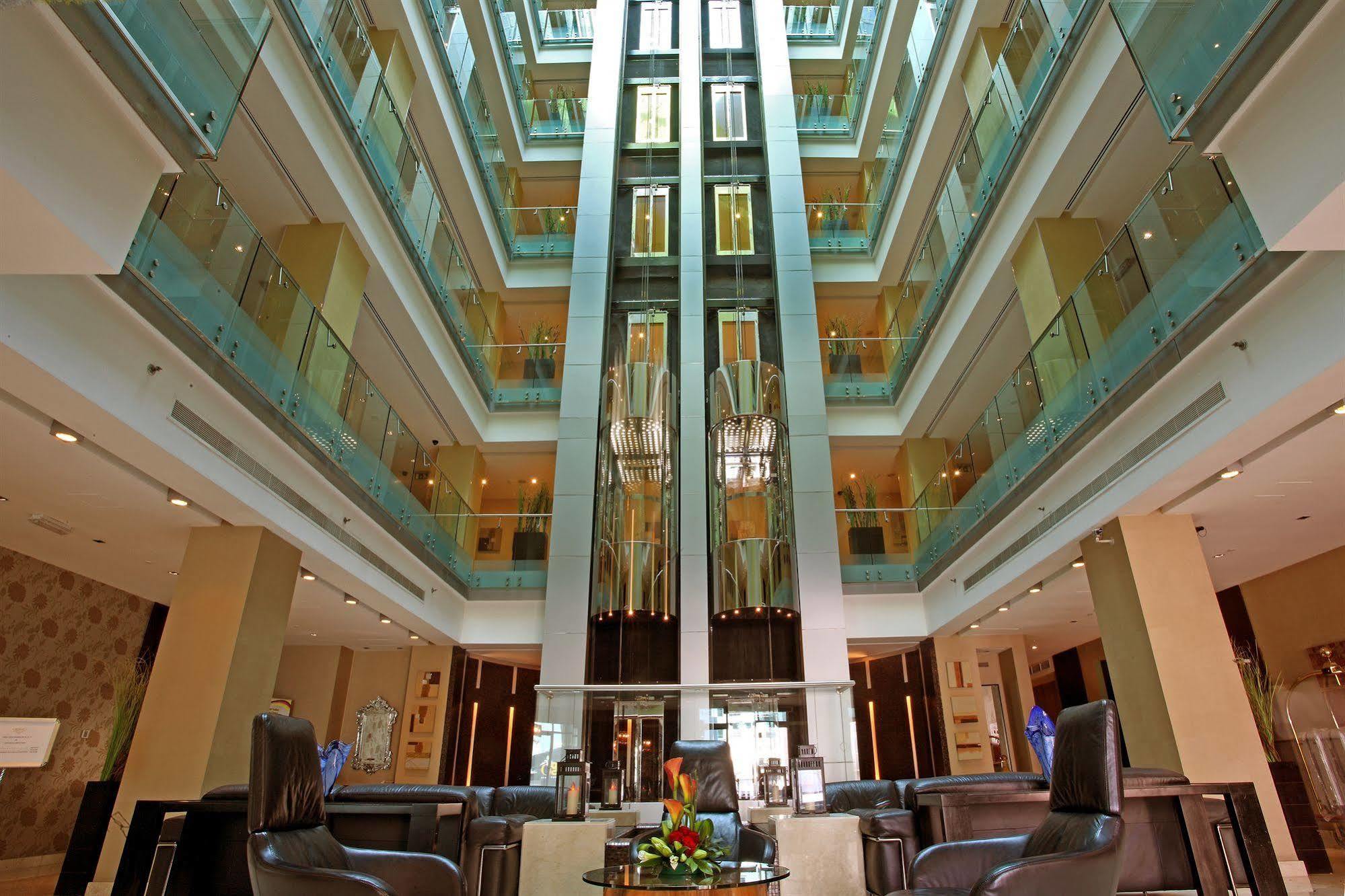 Royal Ascot Hotel Apartment - Kirklees 2 Dubai Exterior photo