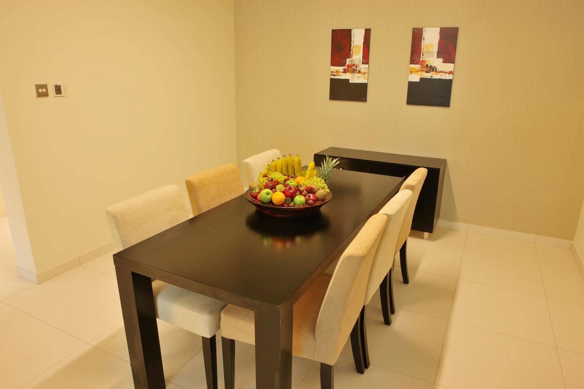 Royal Ascot Hotel Apartment - Kirklees 2 Dubai Exterior photo