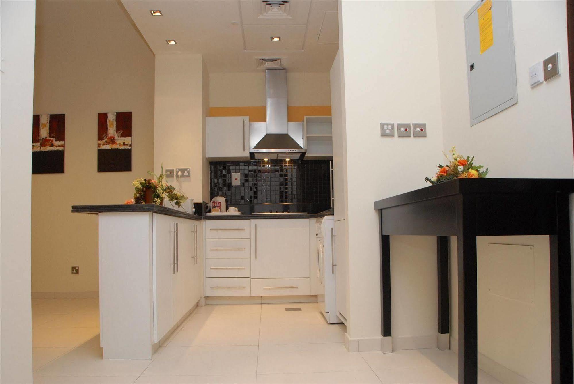 Royal Ascot Hotel Apartment - Kirklees 2 Dubai Exterior photo